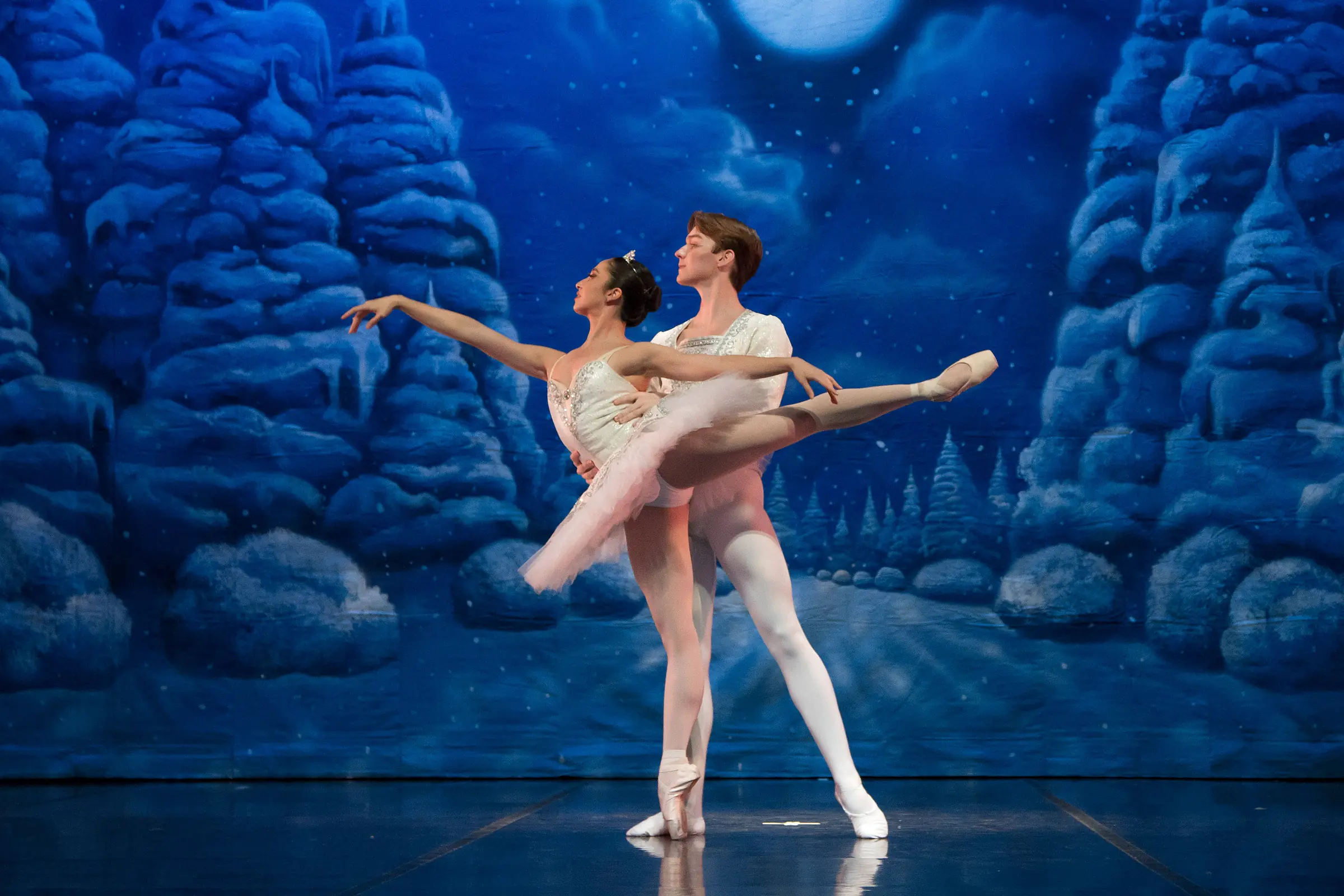 Two Ballet for Youth dancers perform the Snow pas de deux in the Nutcracker